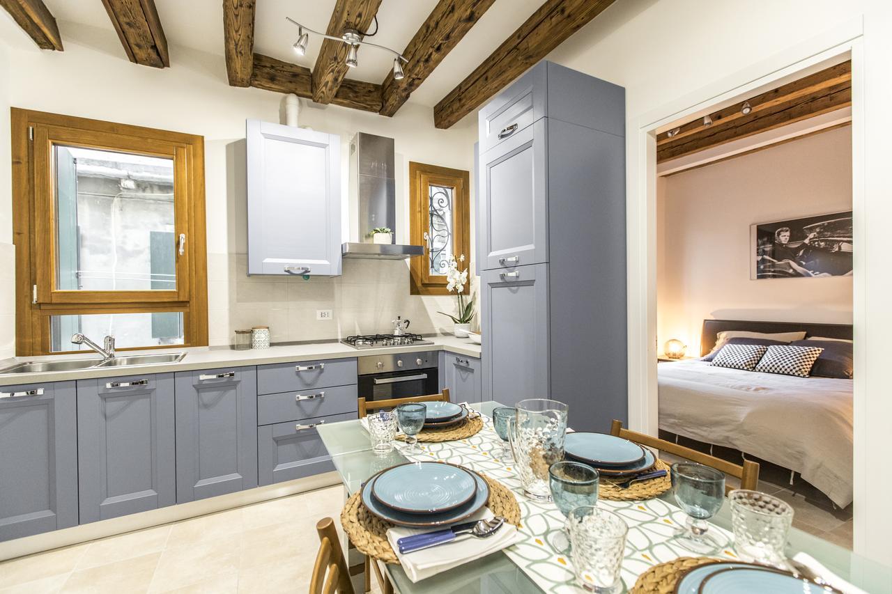 Ca Rezzonico Apartment R&R Venedig Eksteriør billede