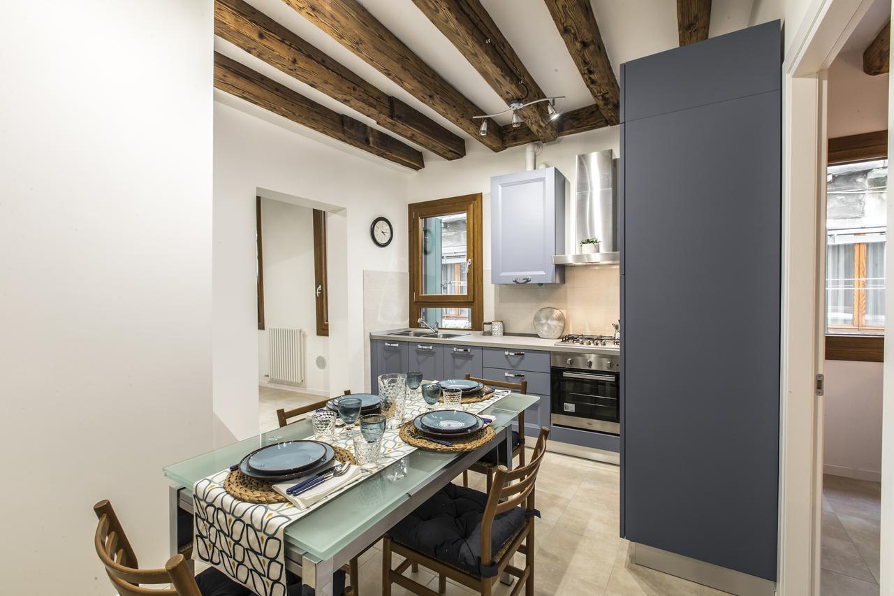 Ca Rezzonico Apartment R&R Venedig Eksteriør billede