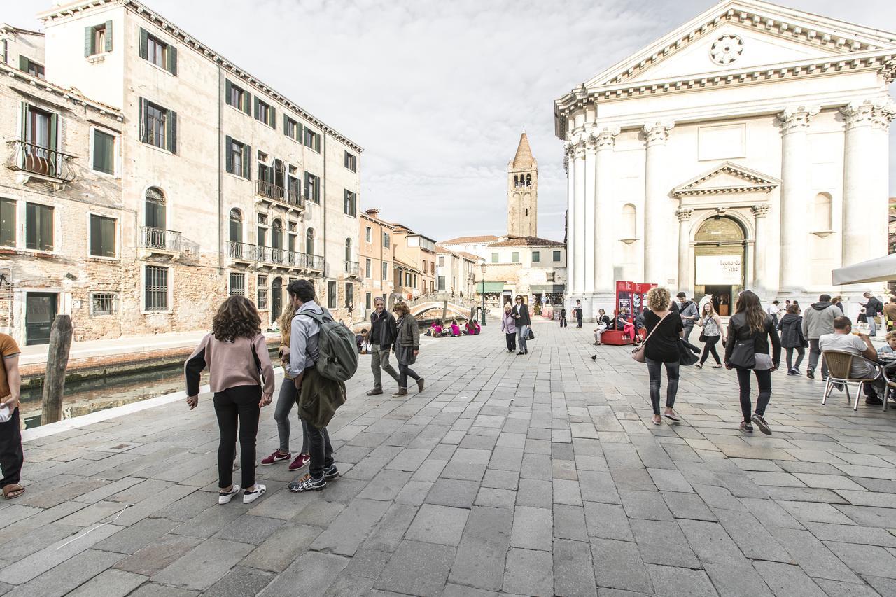 Ca Rezzonico Apartment R&R Venedig Eksteriør billede