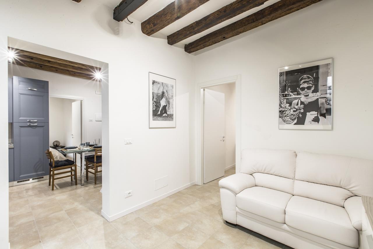 Ca Rezzonico Apartment R&R Venedig Eksteriør billede