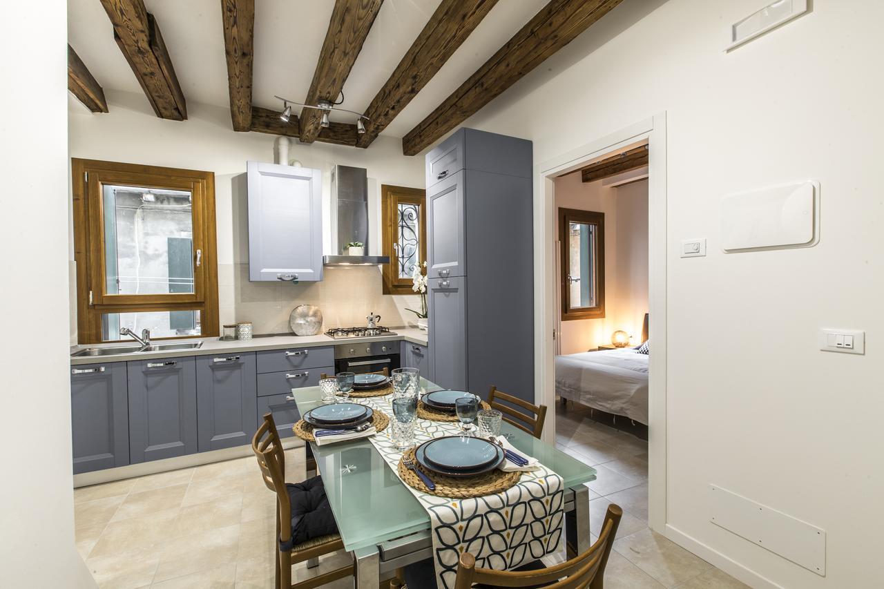 Ca Rezzonico Apartment R&R Venedig Eksteriør billede