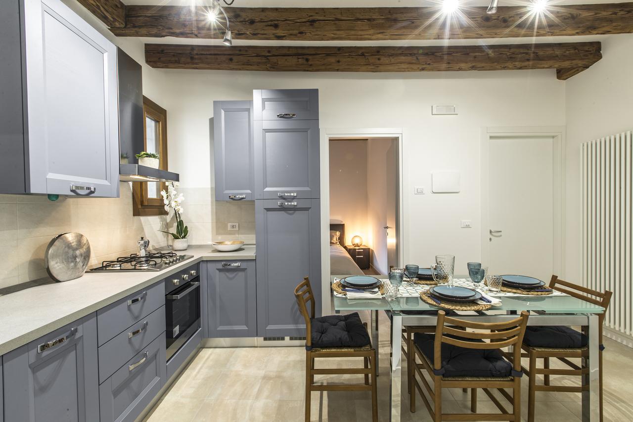 Ca Rezzonico Apartment R&R Venedig Eksteriør billede